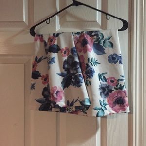 torrid Skirts - Torrid floral skirt size 4 torrid Skirts - Torrid floral skirt size 4